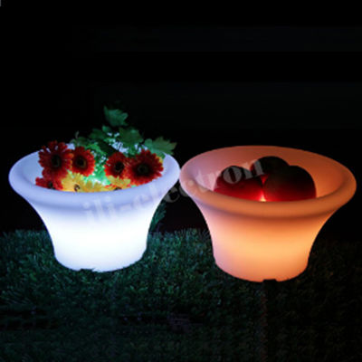 Un seau de glace en PE en plastique à LED 16 couleurs changeant avec une batterie au lithium rechargeable