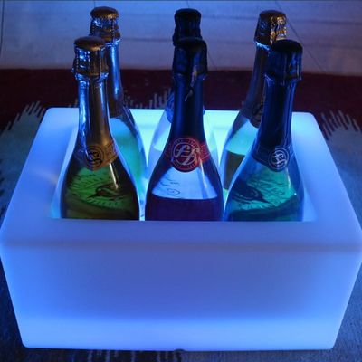 16 couleurs changeantes PE plastique LED Seau de glace IP65 résistant à l'eau Pour la bière Champagne