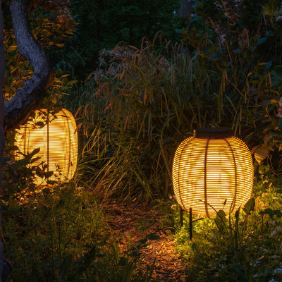 Lampe de sol résistante à l'eau portable décorative en rotin en extérieur