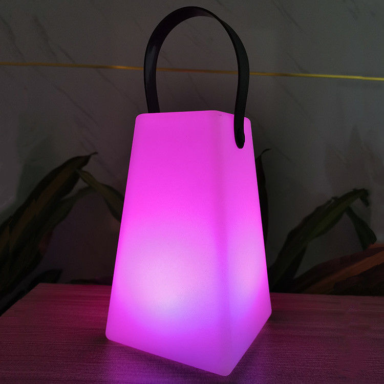 Lampe LED rechargeable portable à commande sans fil colorée pour le camping