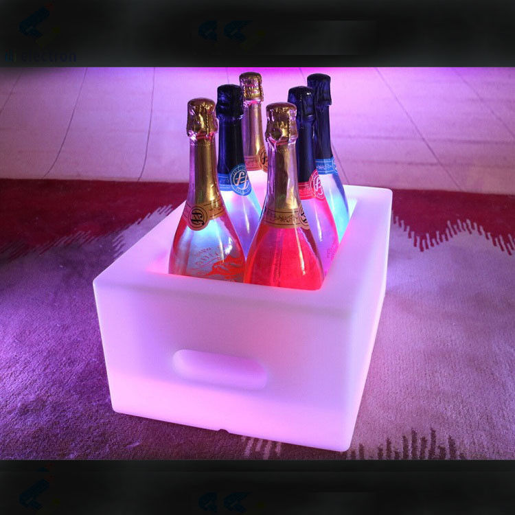 16 couleurs changeantes PE plastique LED Seau de glace IP65 résistant à l'eau Pour la bière Champagne