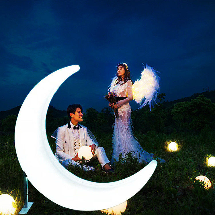 Lumières de jardin décoratives en forme de lune LED 16 couleurs changeantes