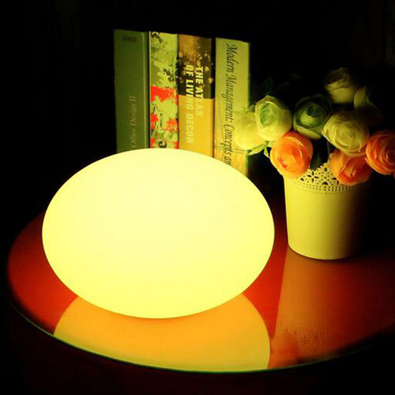 PE plastique LED pierre lumière imperméable à l'eau rechargeable changement de couleur pour la décoration de la maison