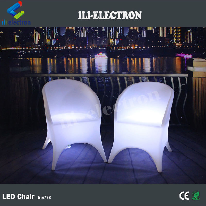 Des chaises modernes à LED à 16 couleurs pour le bar de la boîte de nuit