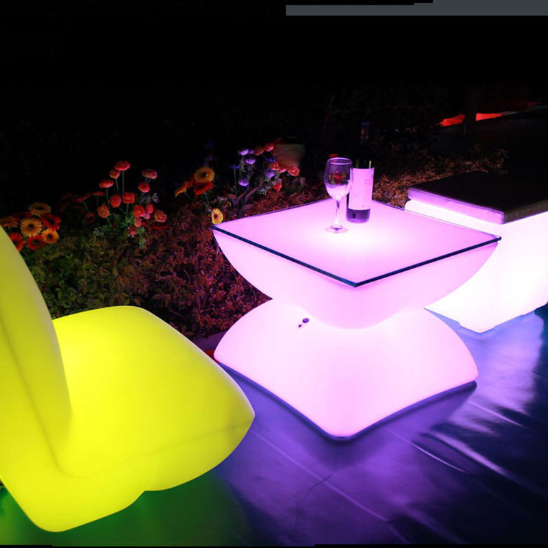 Meubles à LED en PE en plastique, tables de cocktails à LED 16 Couleur changeante